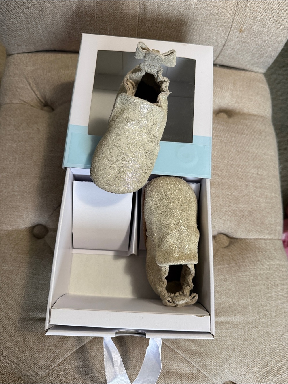 Robeez Gold Glitter Soft Soles Booties - Picture 3 of 4